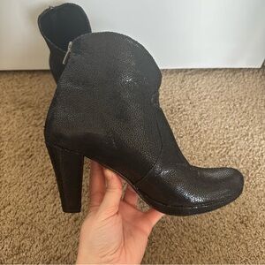 Artemis Black Women's Shiny Pebbled Heeled Ankle Boots